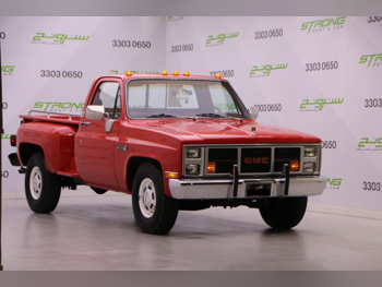 جي ام سي  سييرا  1500  1981  عادي  300,000 كم  8 سلندر  دفع خلفي  بيكب  أحمر