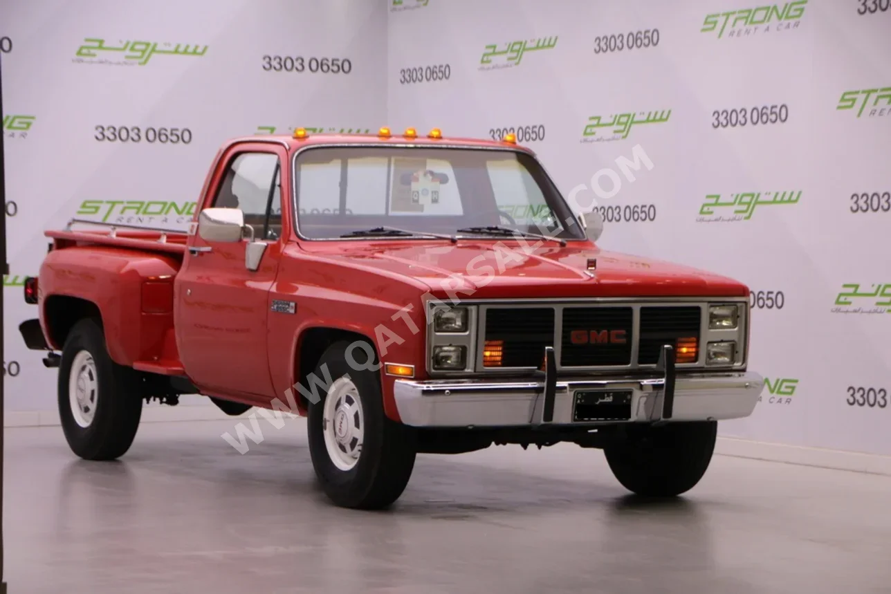 جي ام سي سييرا 1500 1981 عادي 300,000 كم 8 سلندر دفع خلفي بيكب أحمر