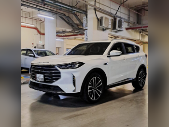 Jetour  X70  Plus  2025  Automatic  18,000 Km  4 Cylinder  Four Wheel Drive (4WD)  SUV  White  With Warranty