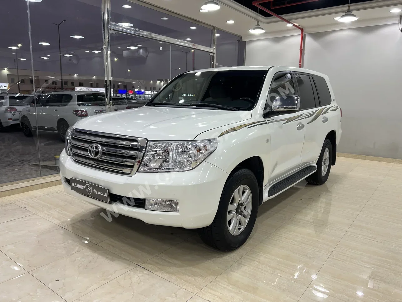 تويوتا  لاند كروزر  جي اكس ار  2011  اوتوماتيك  390,000 كم  8 سلندر  دفع رباعي  اس يو في  أبيض