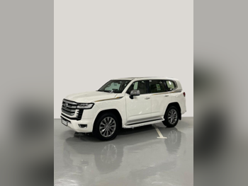 تويوتا  لاند كروزر  في اكس ار توين توربو  2022  اوتوماتيك  165,000 كم  6 سلندر  دفع رباعي  اس يو في  أبيض