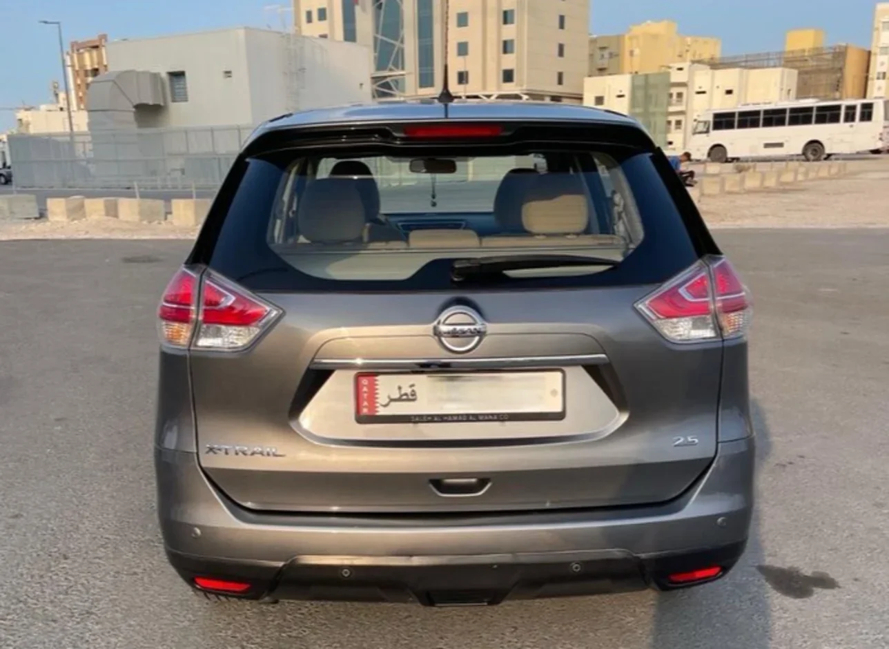 Nissan  X-Trail  SV  2016  Automatic  102,000 Km  4 Cylinder  Four Wheel Drive (4WD)  SUV  Gray