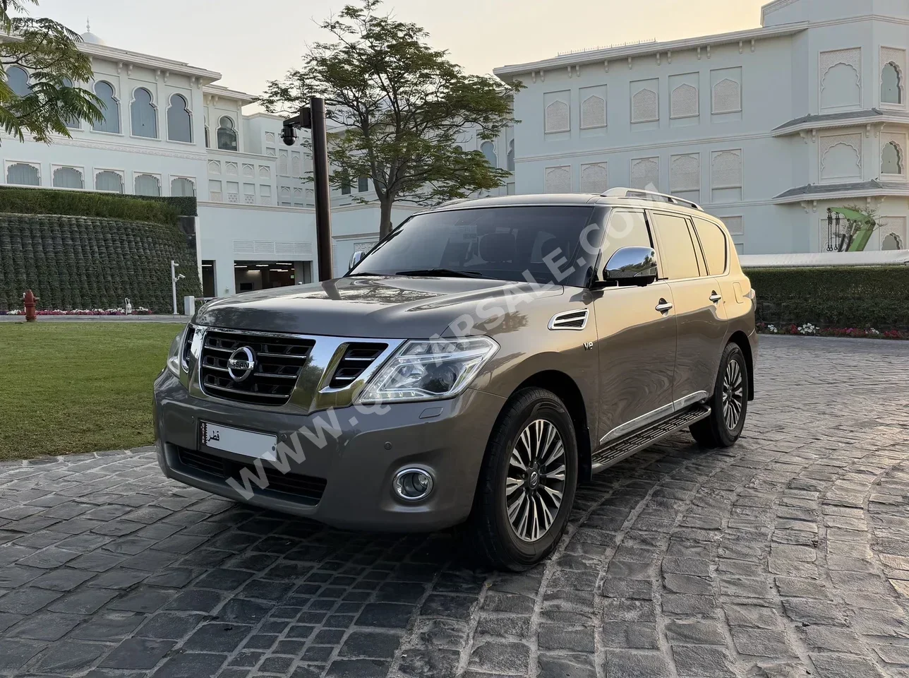 Nissan Patrol LE Platinum 2014 Automatic 190,000 Km 8 Cylinder Four Wheel Drive (4WD) SUV Brown