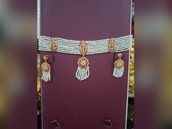 Gold Half Set  Bahrain  Woman  By Item ( Designers )  16.8 Gram  Yellow Gold  21k