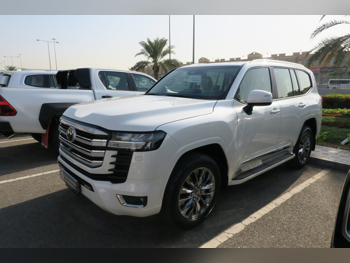 تويوتا  لاند كروزر  جي اكس ار توين توربو  2026  اوتوماتيك  0 كم  6 سلندر  دفع رباعي  اس يو في  أبيض  تحت الضمان
