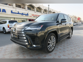 لكزس  ال اكس  600 في اي بي  2023  اوتوماتيك  50,000 كم  6 سلندر  دفع رباعي  اس يو في  أسود  تحت الضمان