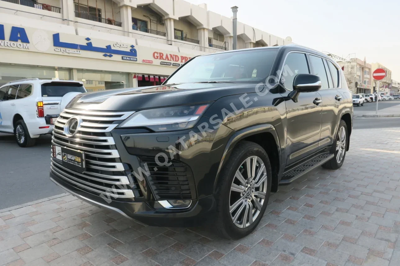 لكزس  ال اكس  600 في اي بي  2023  اوتوماتيك  50,000 كم  6 سلندر  دفع رباعي  اس يو في  أسود  تحت الضمان