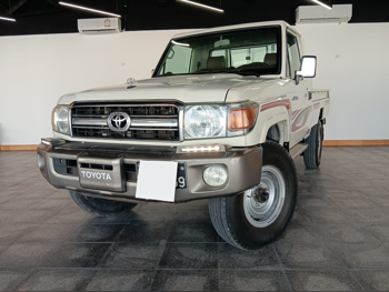Toyota  Land Cruiser  LX  2012  Manual  182,000 Km  6 Cylinder  Four Wheel Drive (4WD)  Pick Up  White