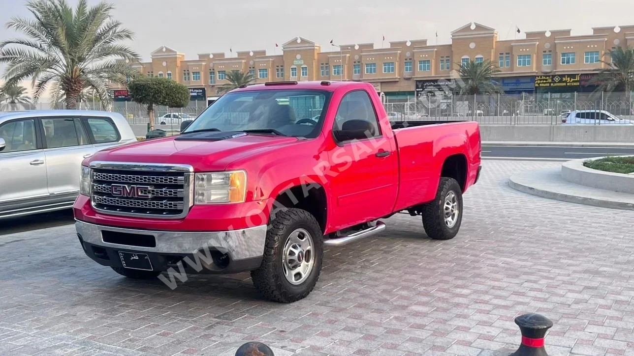 جي ام سي  سييرا  2500 HD  2012  اوتوماتيك  144,000 كم  8 سلندر  دفع رباعي  بيكب  أحمر