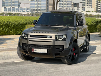 لاند روفر  ديفيندر  110 اتش اس اي  2021  اوتوماتيك  92,000 كم  6 سلندر  دفع رباعي  اس يو في  ذهبي  تحت الضمان