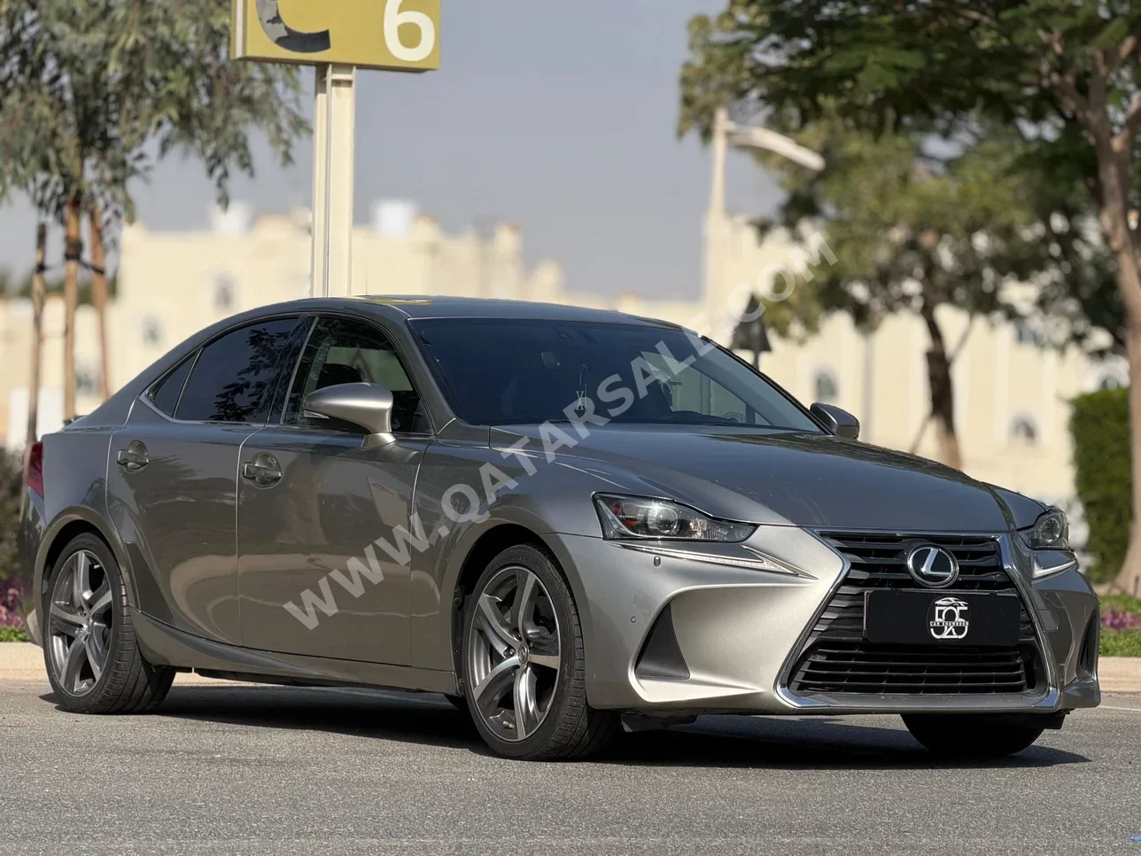 Lexus  ES  350  2017  Automatic  55,000 Km  6 Cylinder  Rear Wheel Drive (RWD)  Sedan  Silver