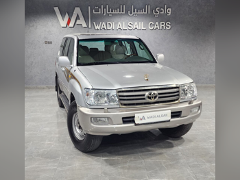 تويوتا  لاند كروزر  في اكس ار  2007  اوتوماتيك  425,000 كم  8 سلندر  دفع رباعي  اس يو في  فضي