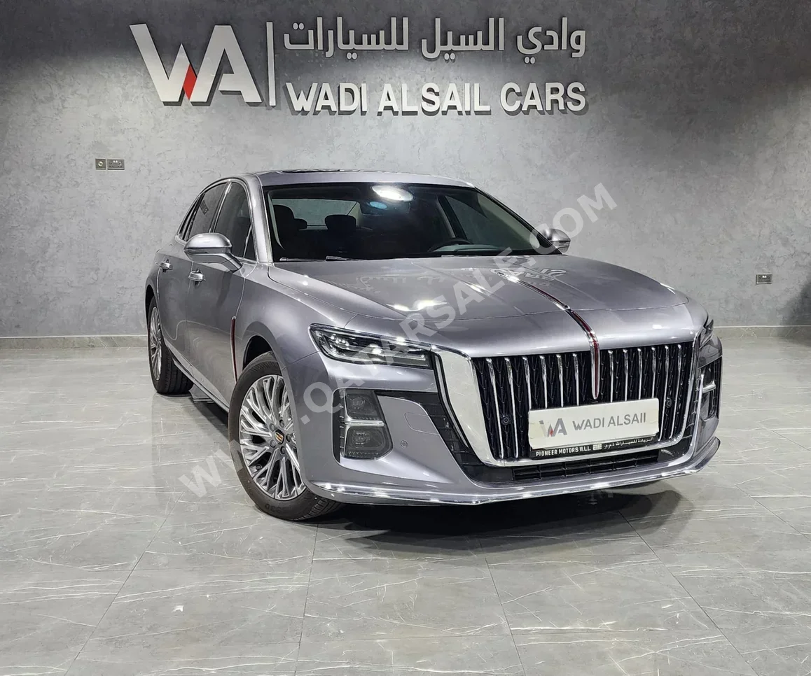 هونغ تشي  اتش 5  40 تي دي  2025  اوتوماتيك  600 كم  4 سلندر  دفع خلفي  سيدان  رمادي  تحت الضمان