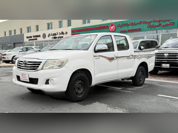 Toyota  Hilux  2015  Manual  286,000 Km  4 Cylinder  Four Wheel Drive (4WD)  Pick Up  White