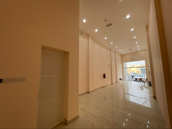 Commercial Shops - Not Furnished  - Doha  For Rent  - Al Sadd