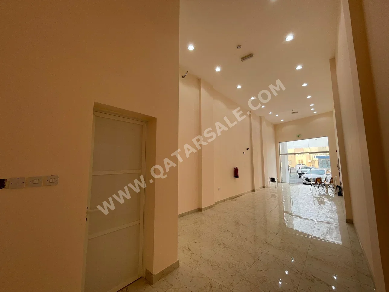 محلات تجارية - غير مفروشة  - الدوحة  للايجار  - السد