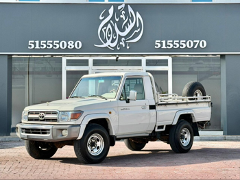 Toyota  Land Cruiser  LX  2009  Manual  188,000 Km  6 Cylinder  Four Wheel Drive (4WD)  Pick Up  White