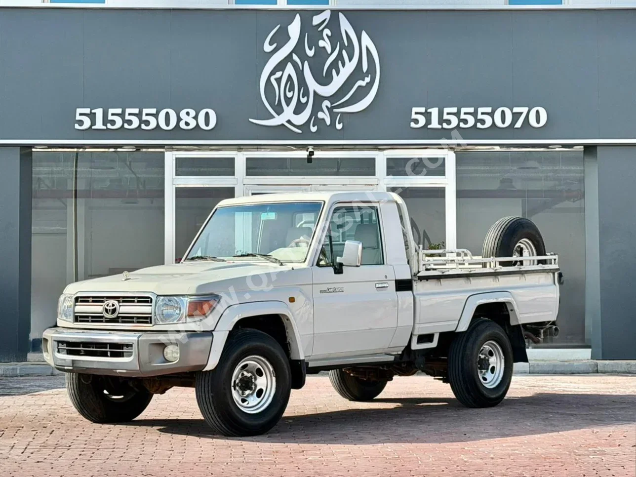 Toyota  Land Cruiser  LX  2009  Manual  188,000 Km  6 Cylinder  Four Wheel Drive (4WD)  Pick Up  White