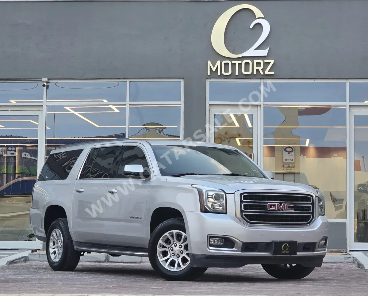 GMC  Yukon  2016  Automatic  396,000 Km  8 Cylinder  Four Wheel Drive (4WD)  SUV  Silver