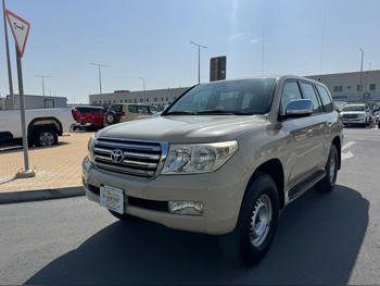 Toyota Land Cruiser VXR 2009 Automatic 123,000 Km 8 Cylinder Four Wheel Drive (4WD) SUV Beige