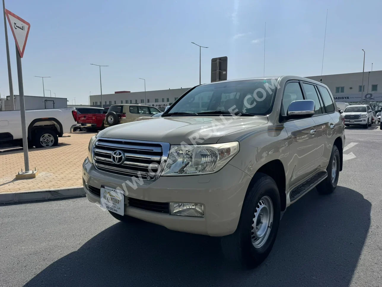 Toyota  Land Cruiser  VXR  2009  Automatic  123,000 Km  8 Cylinder  Four Wheel Drive (4WD)  SUV  Beige
