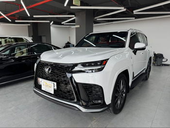 لكزس  ال اكس  600 اف سبورت  2023  اوتوماتيك  64,000 كم  6 سلندر  دفع رباعي  اس يو في  أبيض  تحت الضمان