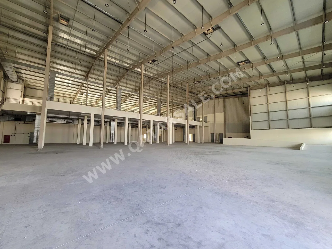 مخازن و مستودعات - الوكرة  - بركة العوامر  -المساحة: 14619 متر مربع