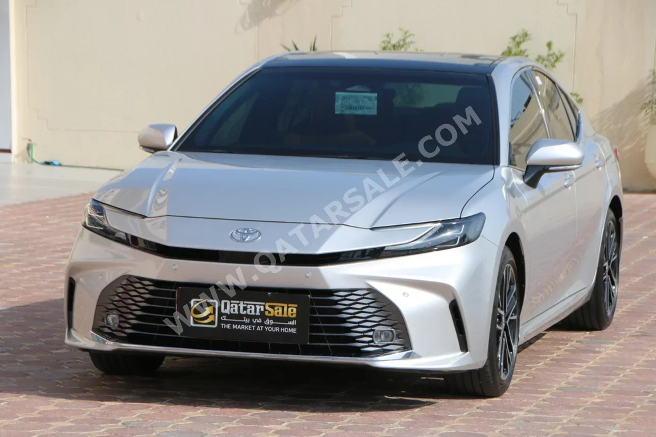 Toyota  Camry  GLE  2025  Automatic  27,000 Km  4 Cylinder  Front Wheel Drive (FWD)  Sedan  Silver  With Warranty