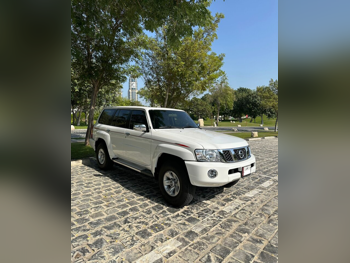 نيسان  باترول  سفاري  2023  عادي  16,000 كم  6 سلندر  دفع رباعي  اس يو في  أبيض  تحت الضمان