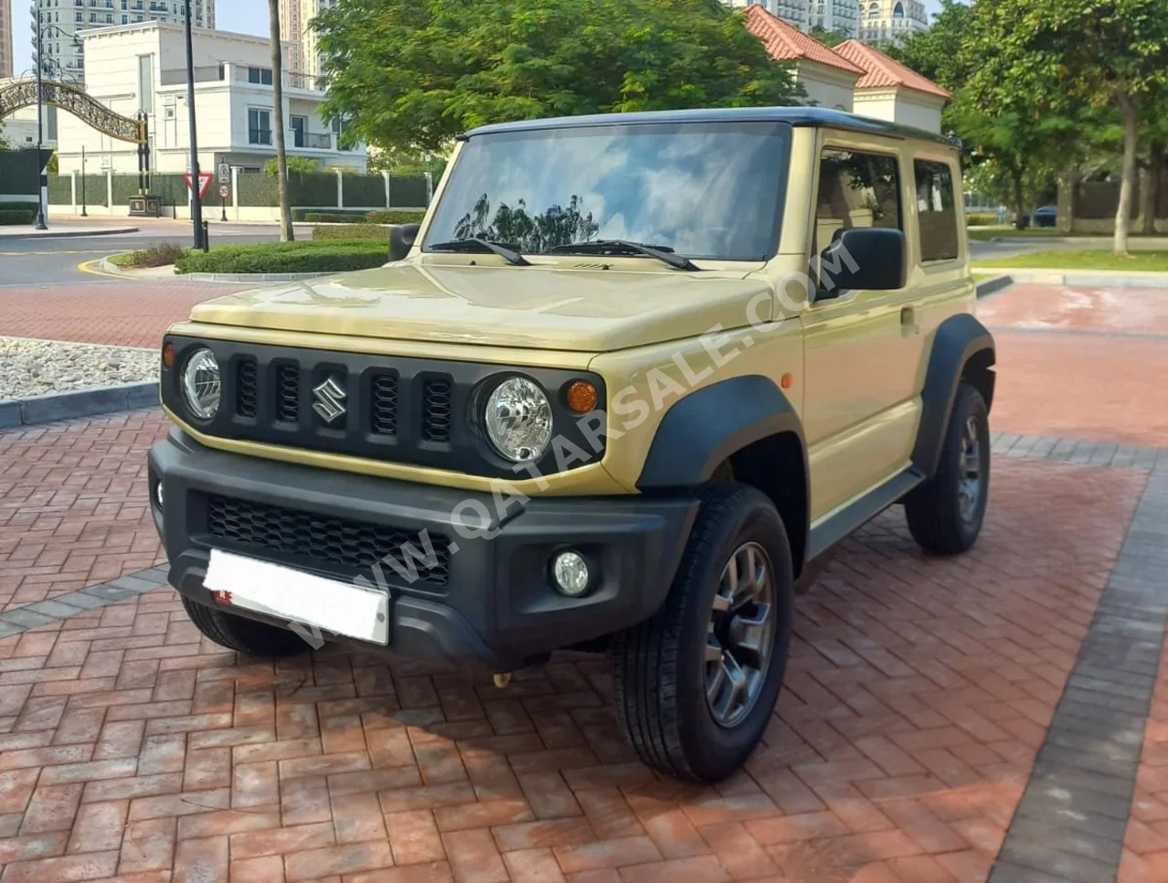 سوزوكي  جمني  جي ال  2019  اوتوماتيك  27,000 كم  4 سلندر  دفع رباعي  اس يو في  بيج