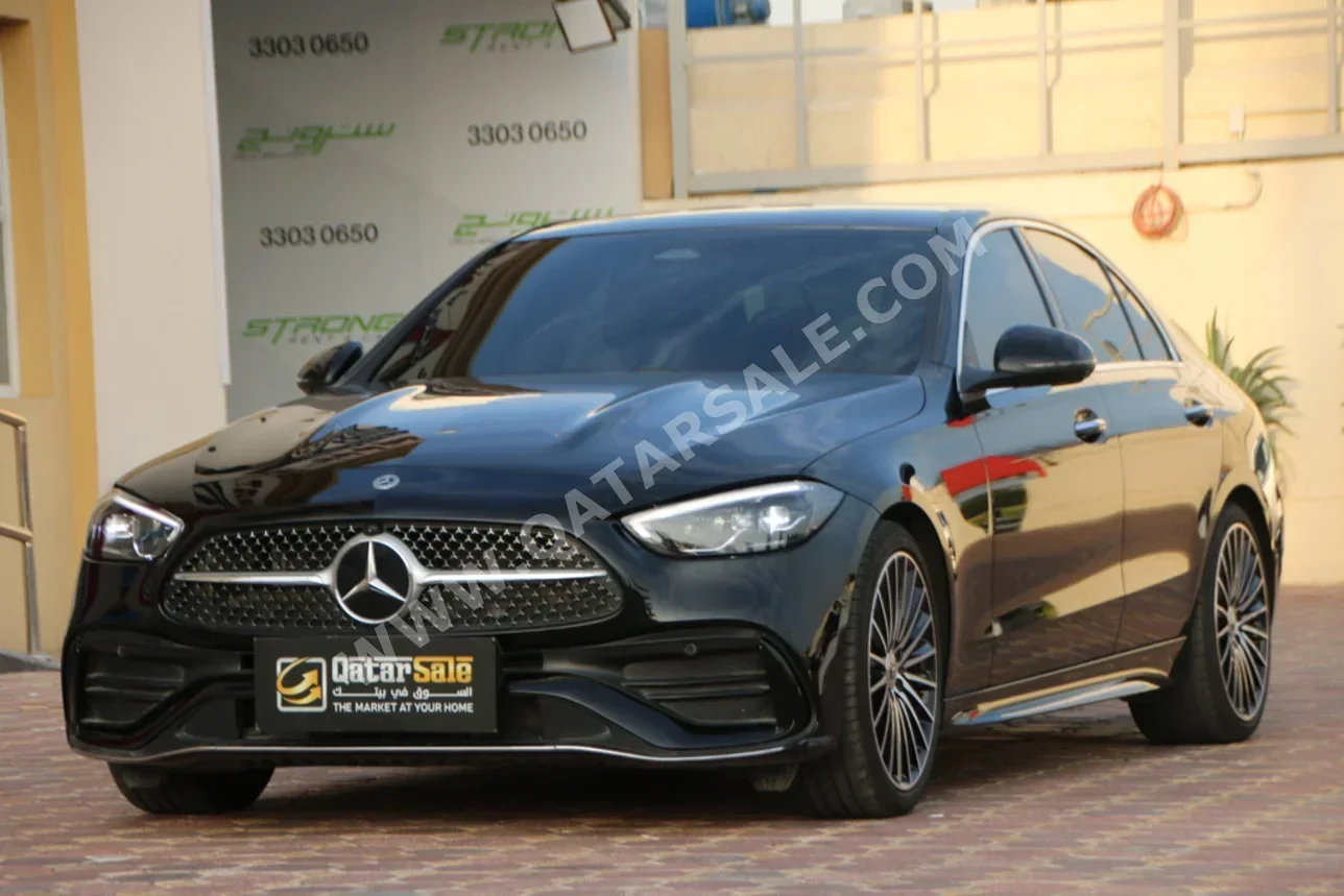 مرسيدس - بنز سي - كلاس 200 2025 اوتوماتيك 10,000 كم 4 سلندر دفع خلفي سيدان أسود تحت الضمان