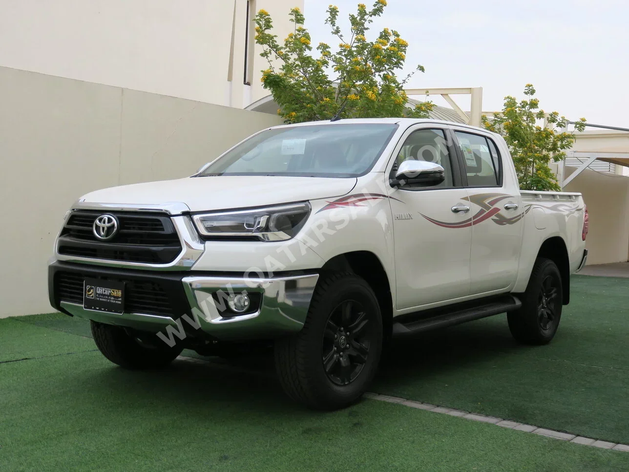 Toyota  Hilux  2026  Automatic  0 Km  4 Cylinder  Four Wheel Drive (4WD)  Pick Up  White  With Warranty