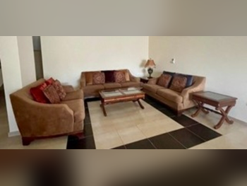 الأرائك والكنب والكراسي كنبة بثلاث مقاعد  - ميكروفايبر \ ميكروسويد  - بني