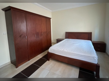 أطقم غرف نوم - بنى