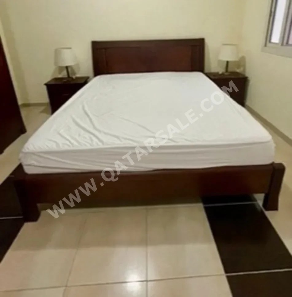 أطقم غرف نوم - بنى