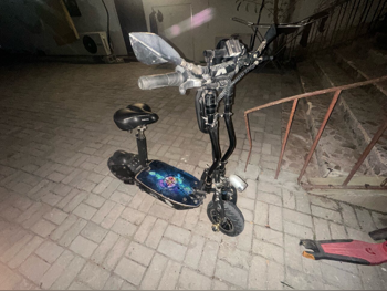 Scooters Electric Scooter  - Black  - Foldable