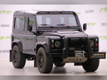 Land Rover  Defender  90  2015  Manual  39,000 Km  4 Cylinder  Four Wheel Drive (4WD)  SUV  Black