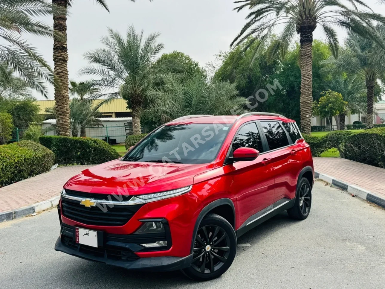 شفروليه كابتيفا ال تي 2024 اوتوماتيك 45,000 كم 4 سلندر دفع رباعي اس يو في أحمر
