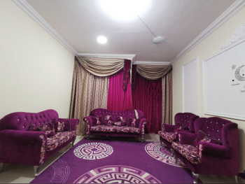 الأرائك والكنب والكراسي طقم كنب  - بنفسجي  - مع طاولة  وطاولات جانبية