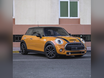 Mini  Cooper  S  2016  Automatic  35,000 Km  4 Cylinder  All Wheel Drive (AWD)  Hatchback  Yellow  With Warranty