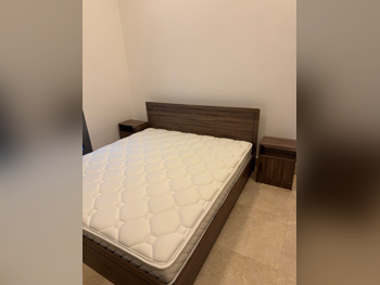 أطقم غرف نوم - طقم مكون من 4 قطع  - بنى