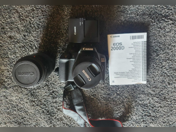 كاميرات رقمية كانون  أي أو أس 4000 دي  - 35 ميغا بكسل  - يو اتش دي 4 كي 120 هيرتز