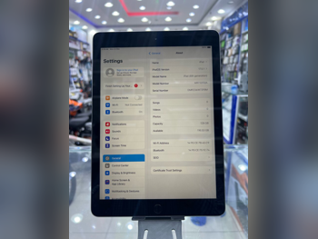 أبل آي باد (الجيل السادس) 2024 - 128 جيجابايت - نظام الاتصال واي فاي فقط