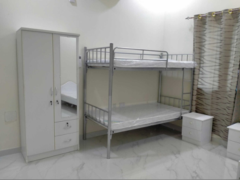 أطقم غرف نوم - لايف ستايل  - طقم مكون من 4 قطع  - أبيض