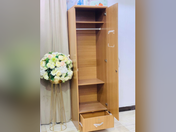 خزائن ودواليب الملابس والزينة - خزائن  - الأصفر