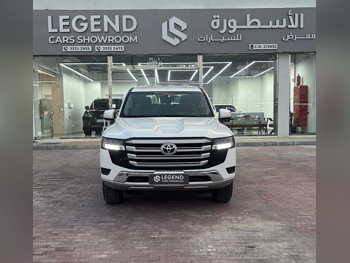 Toyota  Land Cruiser  GXR  2022  Automatic  220,000 Km  6 Cylinder  Four Wheel Drive (4WD)  SUV  White  With Warranty