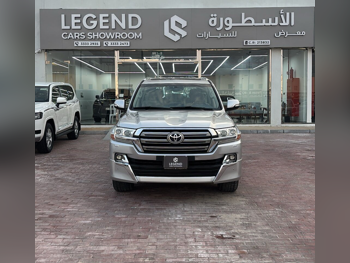 تويوتا  لاند كروزر  جي اكس ار - غراند تورينغ  2020  اوتوماتيك  180,000 كم  8 سلندر  دفع رباعي  اس يو في  فضي