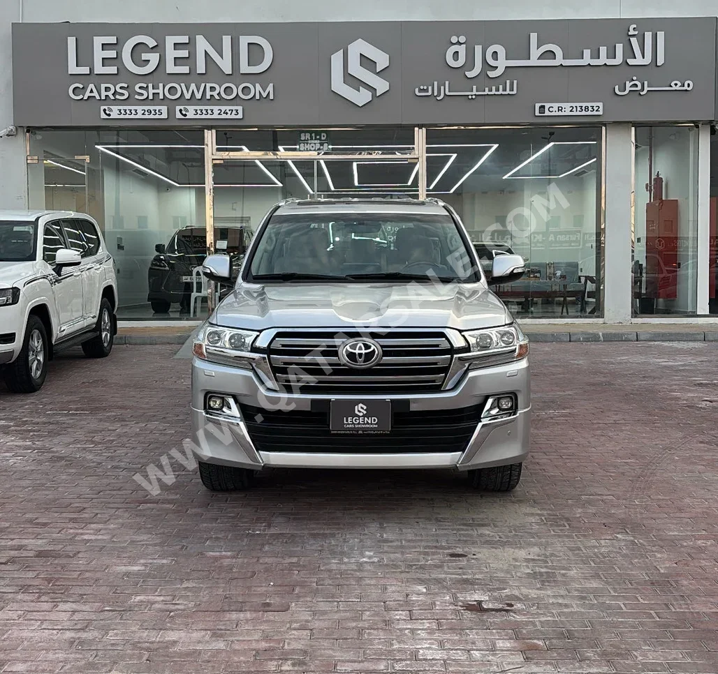 تويوتا  لاند كروزر  جي اكس ار - غراند تورينغ  2020  اوتوماتيك  180,000 كم  8 سلندر  دفع رباعي  اس يو في  فضي