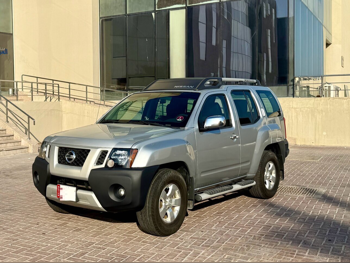 Nissan  Xterra  SE  2012  Automatic  141,000 Km  6 Cylinder  Four Wheel Drive (4WD)  SUV  Silver