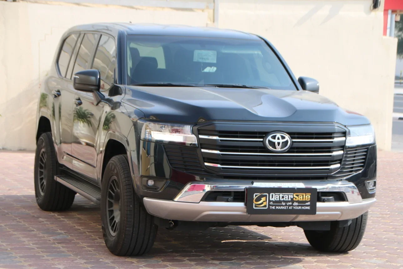 تويوتا  لاند كروزر  جي اكس  2024  اوتوماتيك  60,000 كم  6 سلندر  دفع رباعي  اس يو في  أسود  تحت الضمان